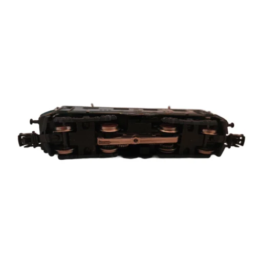 Vue de dessous du châssis Märklin 3014 avec frotteur central AC