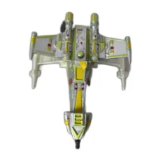 Dessous du vaisseau spatial diecast montrant le châssis en plastique noir et le train d'atterrissage