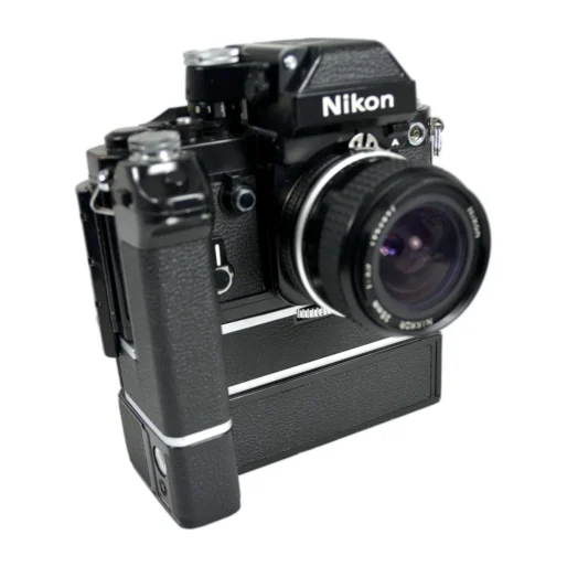 Appareil photo argentique Nikon F2 Photomic noir avec moteur et objectif Nikkor 28mm f/2.8