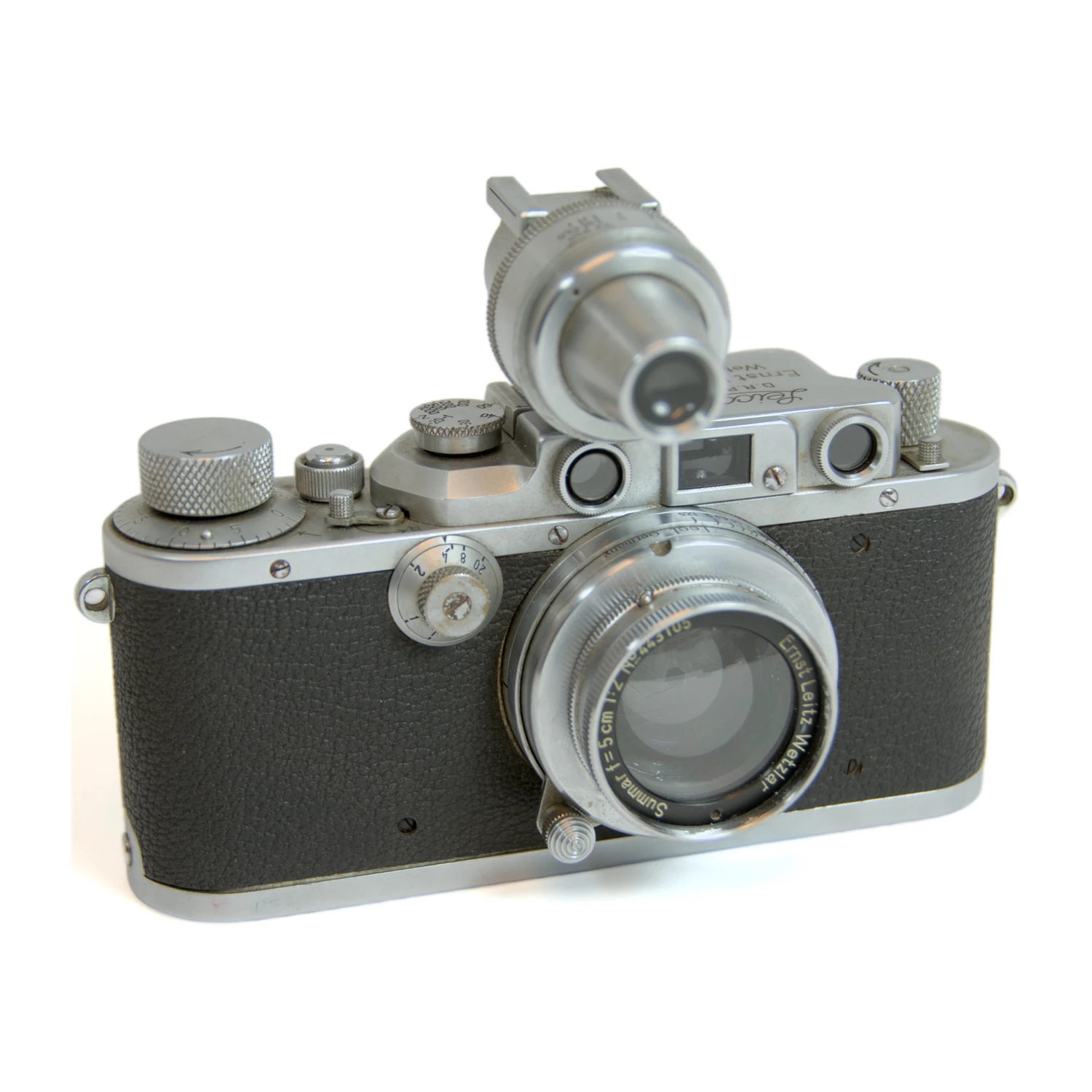 Appareil photo télémétrique ancien Leica IIIa chromé avec objectif Summar 5cm f/2 et viseur universel VIOOH monté sur la griffe
