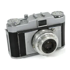 Appareil photo argentique Royer Savoy II vue de face avec objectif SOM Berthiot