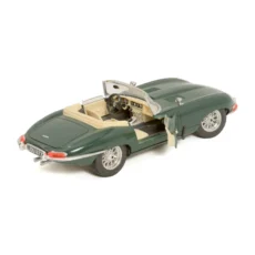 Miniature Bburago Jaguar E-Type 1/18 vue arrière avec portière ouverte et intérieur beige