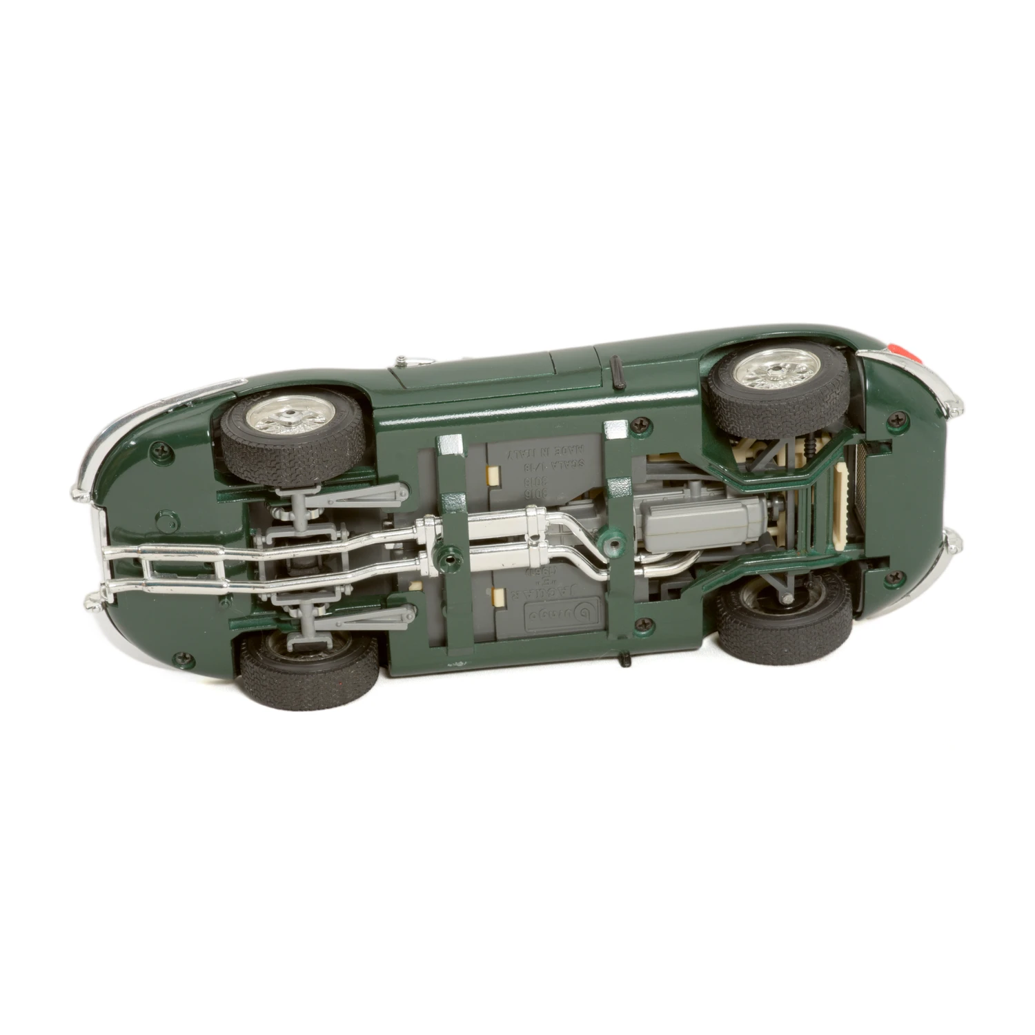 Châssis de la miniature Bburago 1/18 Jaguar E 1961 avec inscriptions Made in Italy