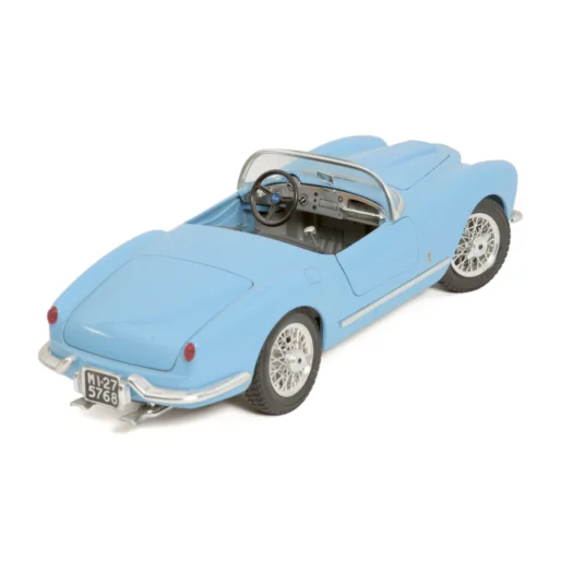 Vue de trois quarts arrière de la voiture miniature Lancia Aurelia Bburago avec plaque d'immatriculation