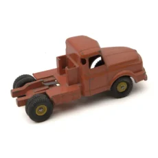 Vue de trois quarts arrière du tracteur Willème Dinky Supertoys montrant l'emplacement de la sellette