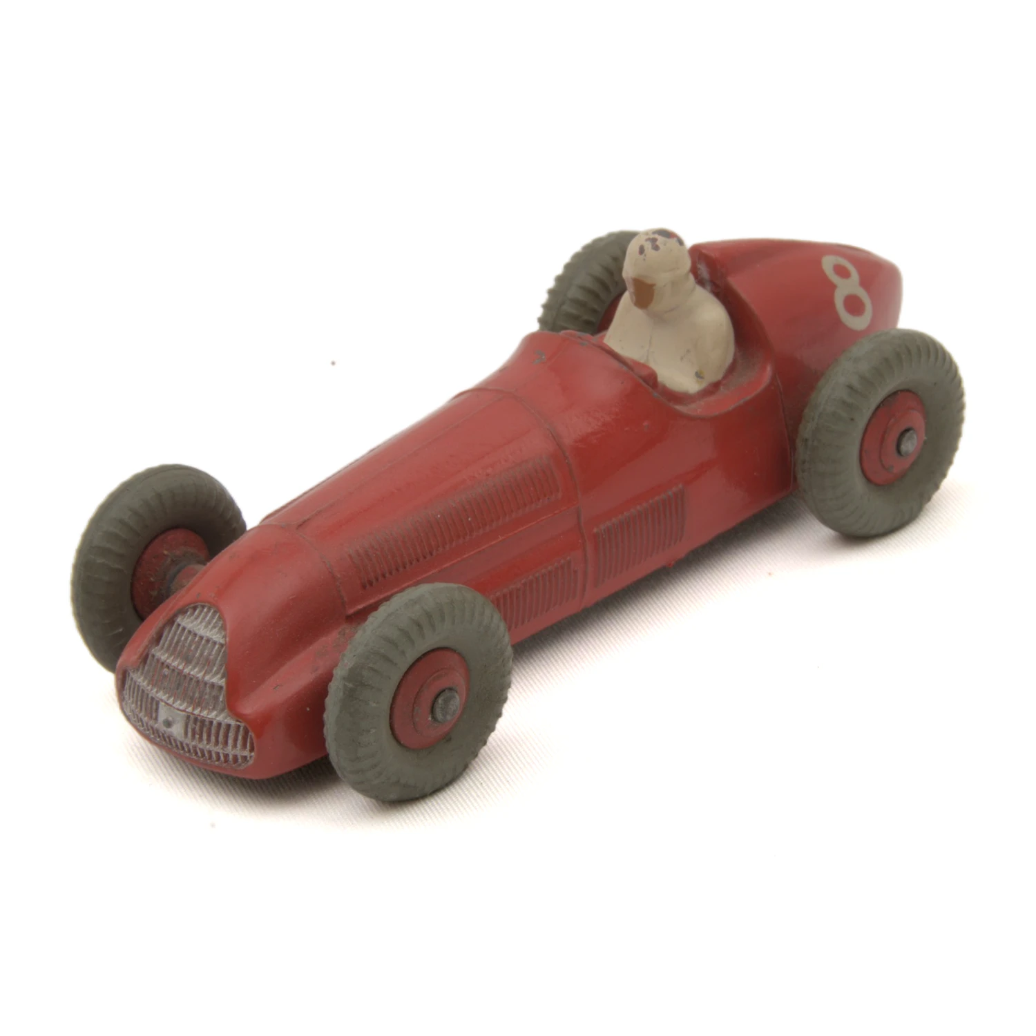 Voiture de course miniature Dinky Toys 23F Alfa Romeo rouge de trois quarts face