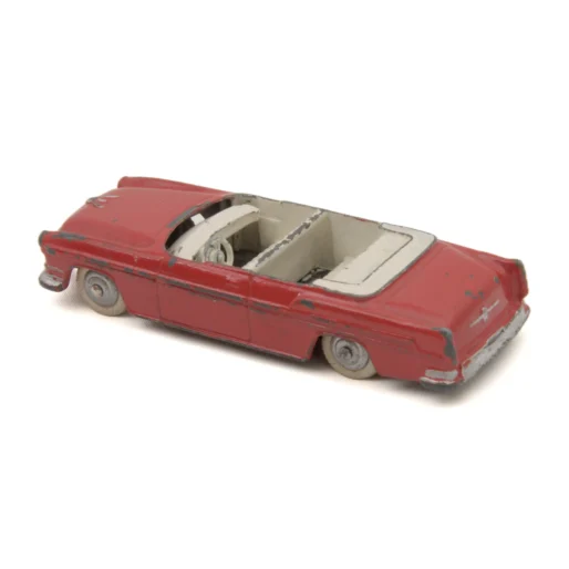 Voiture miniature Dinky Toys 24A Chrysler New Yorker 1955 rouge vue de trois quarts arrière