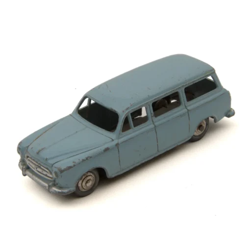 Voiture miniature Dinky Toys 24F Peugeot 403 Familiale bleue vue de trois quarts avant