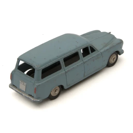 Miniature Dinky Toys 24F Peugeot 403 Familiale U5 bleu vue de trois quarts arrière