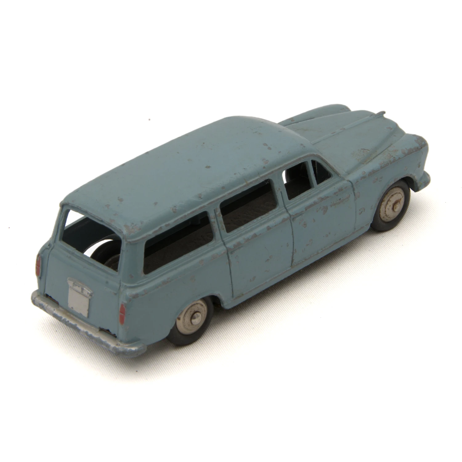 Miniature Dinky Toys 24F Peugeot 403 Familiale U5 bleu vue de trois quarts arrière