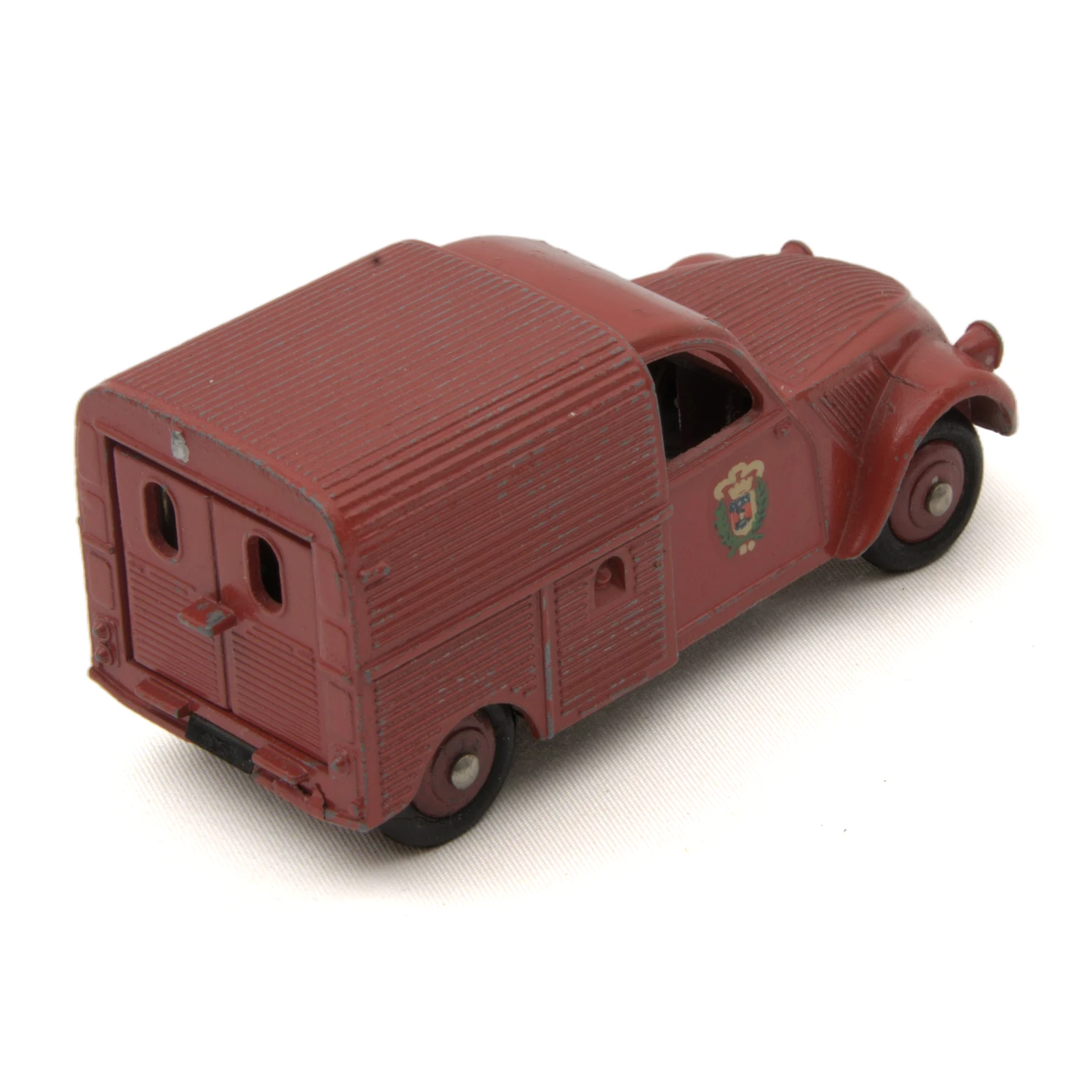 Vue arrière de la 2CV Dinky Toys montrant la porte de la fourgonnette