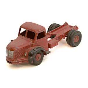 Châssis et cabine de camion Berliet Dinky Toys rouge de profil