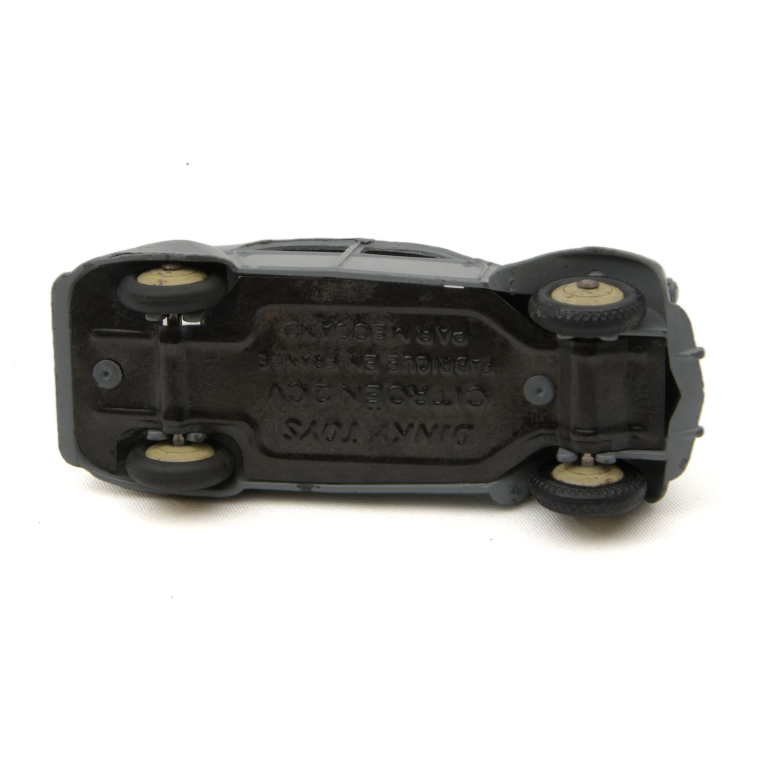 Châssis noir de la miniature Dinky Toys Citroën 2CV avec inscriptions Meccano France