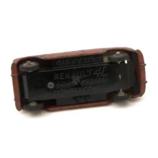 Châssis de la miniature Dinky Toys Renault 4L avec inscriptions Made in France Meccano 518