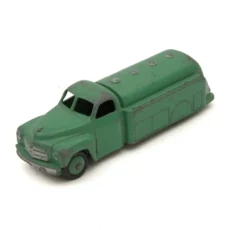 Camion citerne miniature Dinky Toys Studebaker vert