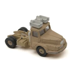 Vue de trois-quarts avant du tracteur Unic Dinky Supertoys beige avec portique blanc