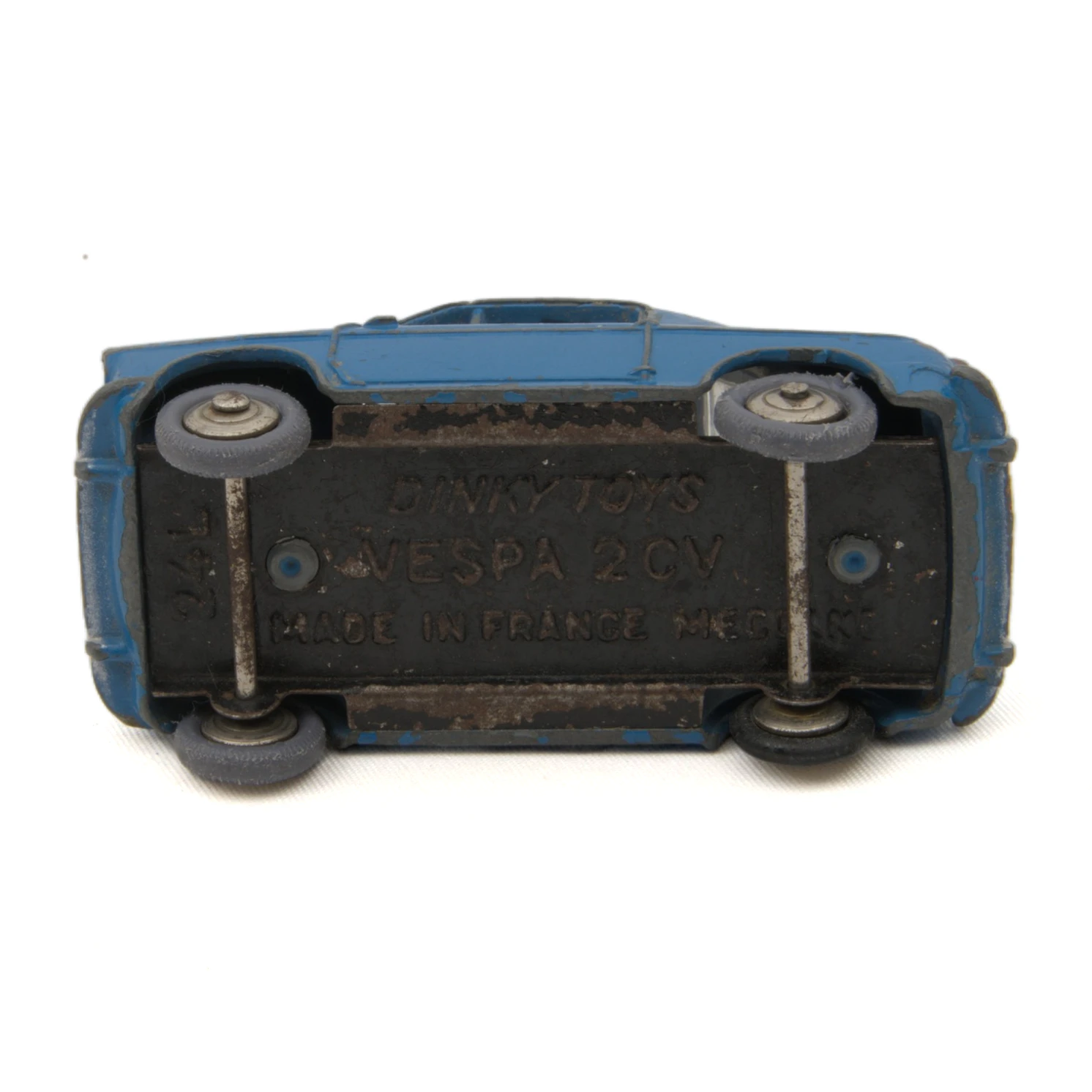 Châssis de la miniature Dinky Toys Vespa 400 avec inscriptions Made in France Meccano 24 L