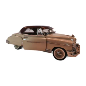 Voiture miniature Franklin Mint 1950 Chevrolet Bel Air vue de profil avec porte ouverte