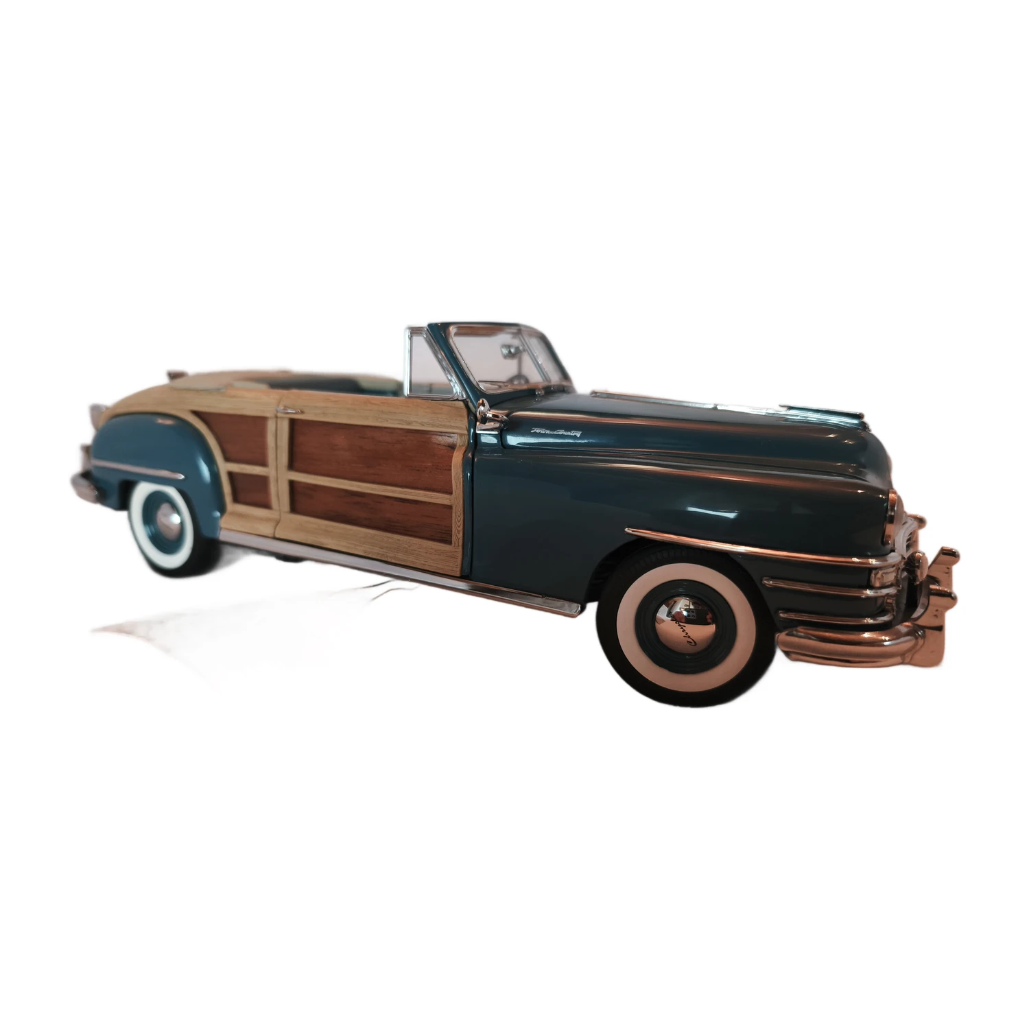 Voiture miniature Franklin Mint Chrysler Town & Country 1948 vue de profil avec étiquette