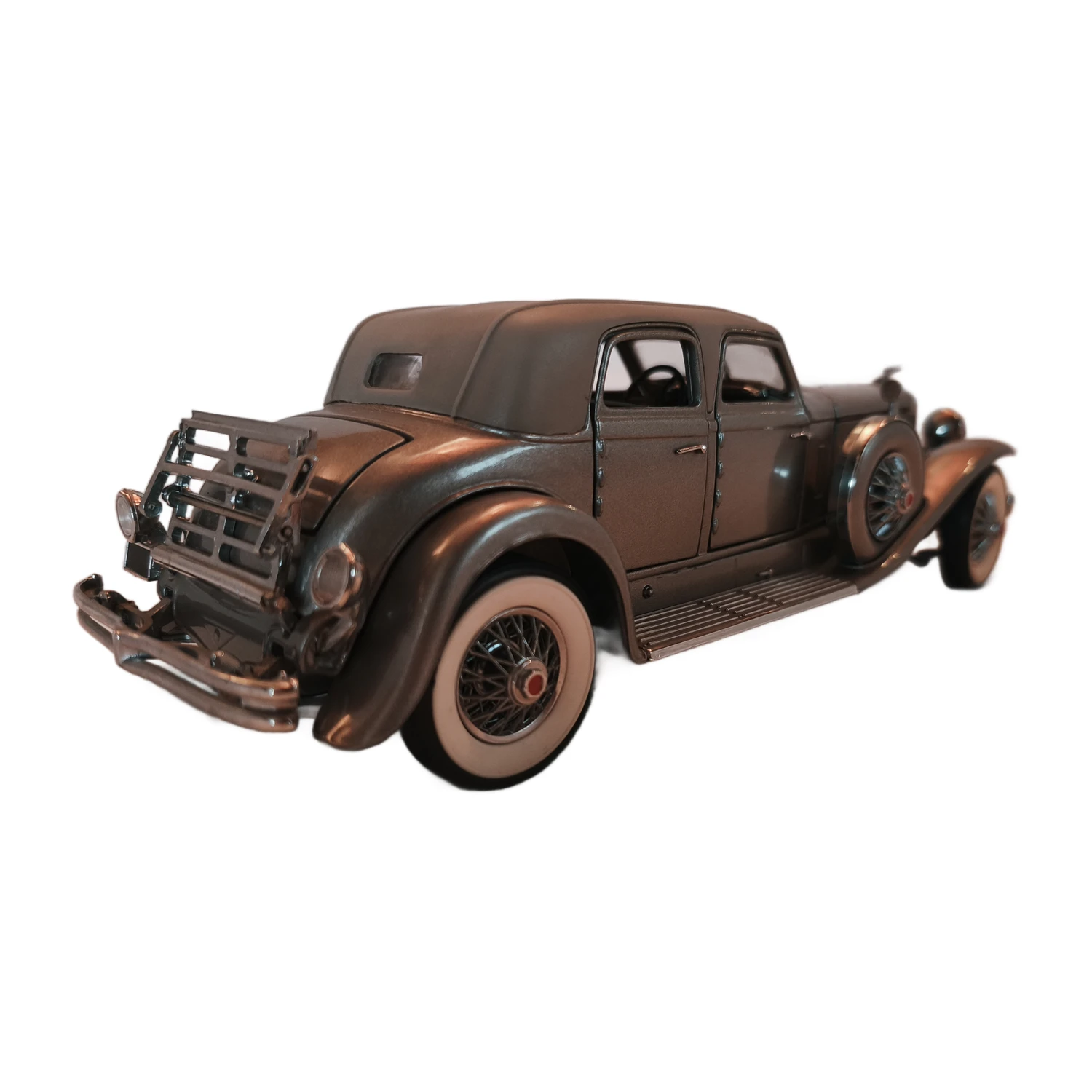 Vue arrière de la miniature Duesenberg avec porte-bagages