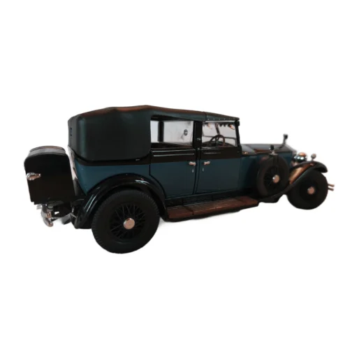 Vue de trois quarts arrière de la miniature Rolls-Royce Phantom I 1929 montrant la malle arrière