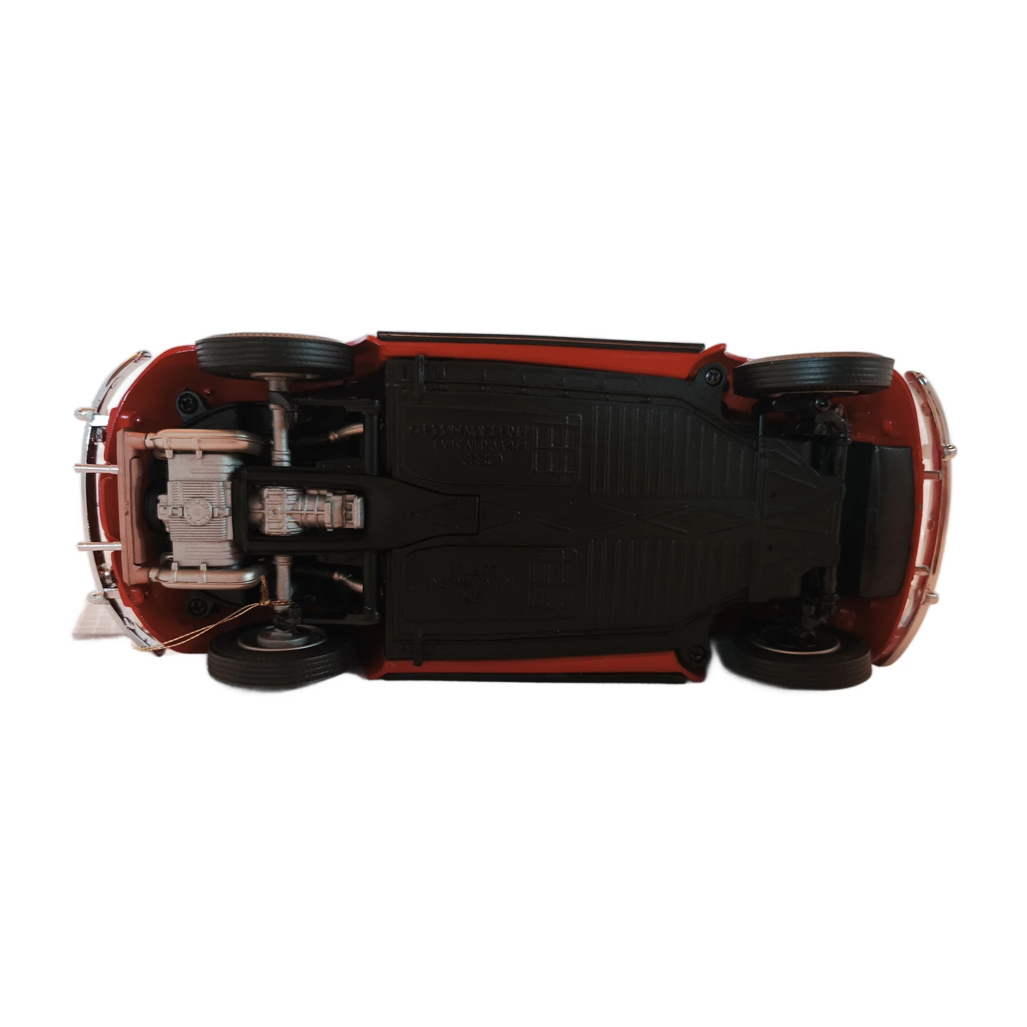 Vue de dessous du châssis de la miniature Franklin Mint VW 1967