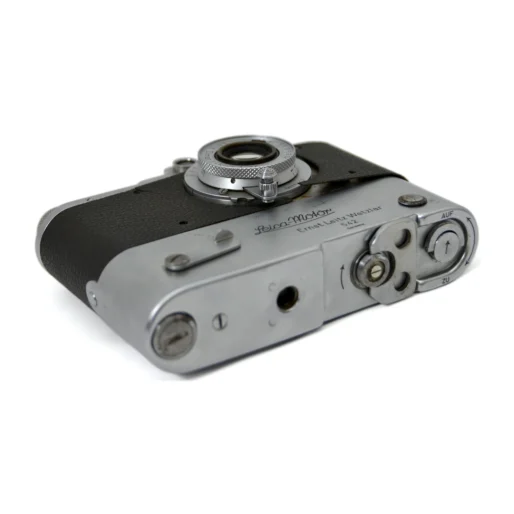Vue de dessous du Leica-Motor monté sur le boîtier