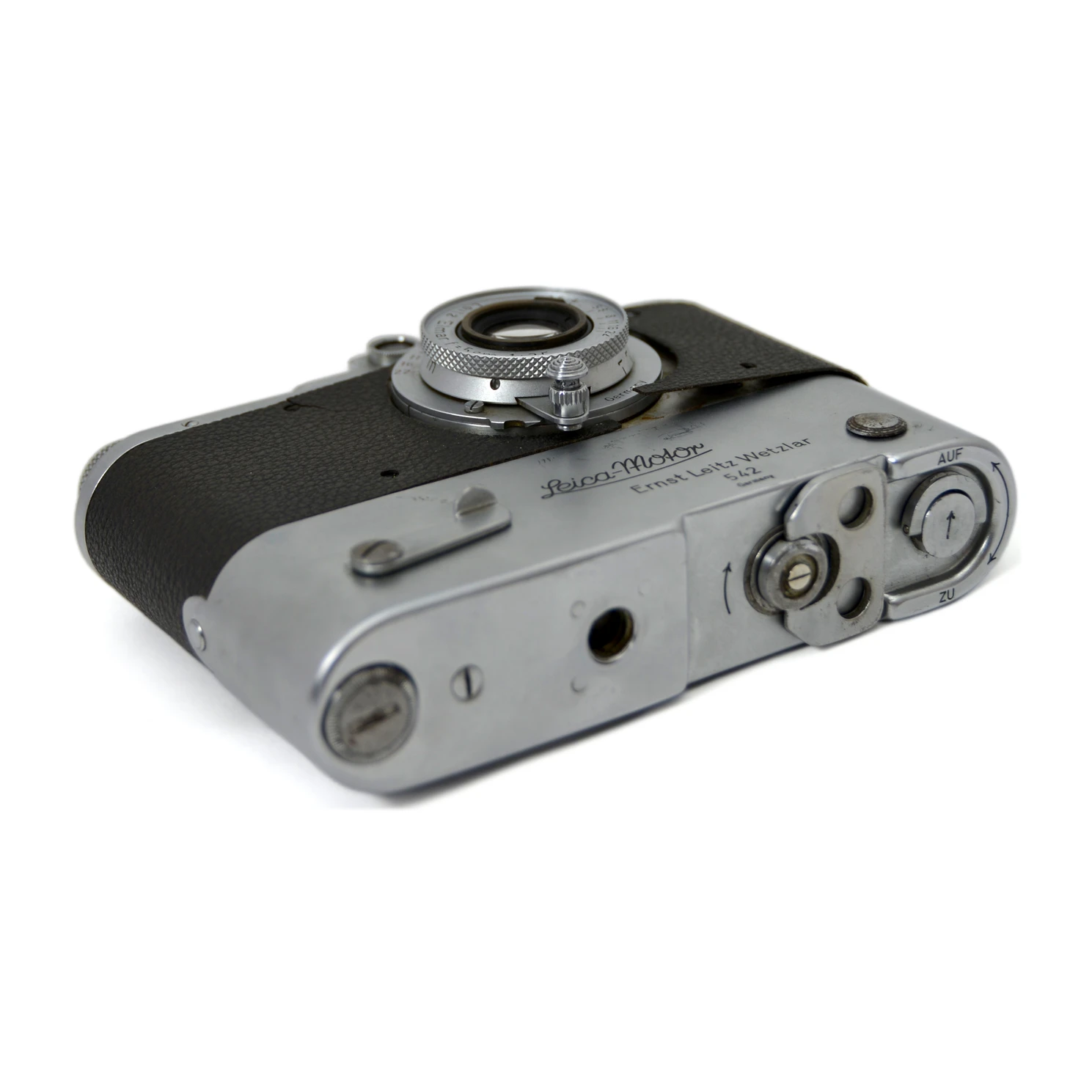 Vue de dessous du Leica-Motor monté sur le boîtier
