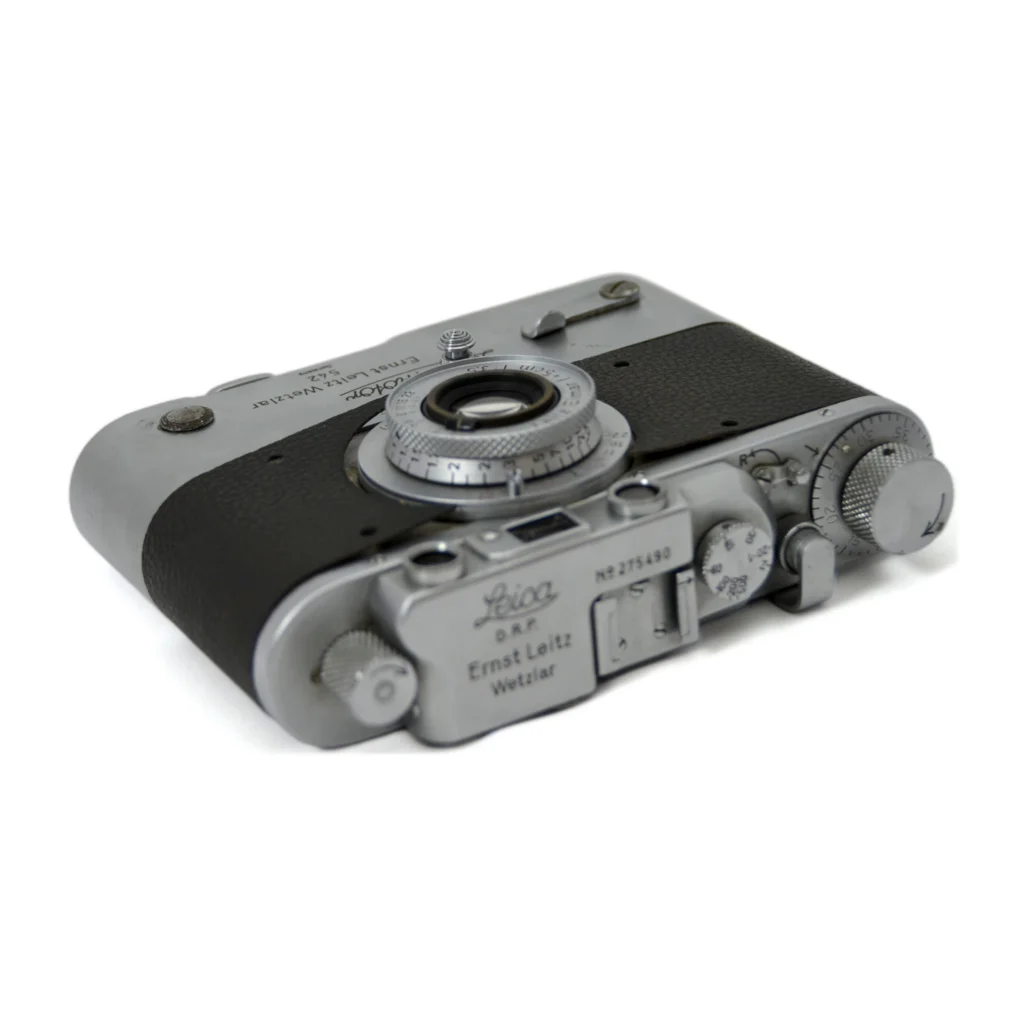 Vue de dessus du Leica IIIa montrant les molettes et le numéro de série