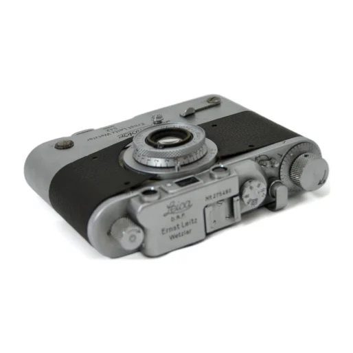 Vue de dessus du Leica IIIa montrant les molettes et le numéro de série