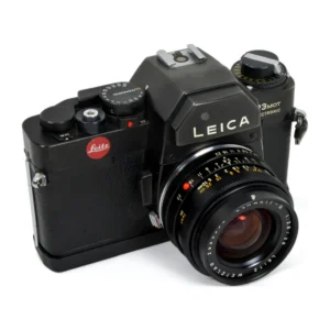 Appareil photo reflex argentique Leica R3 MOT Electronic noir de face avec objectif