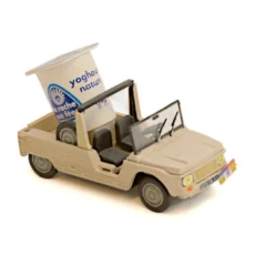 Miniature Citroën Méhari La Roche aux Fées Norev 1/43 vue de trois quarts avant