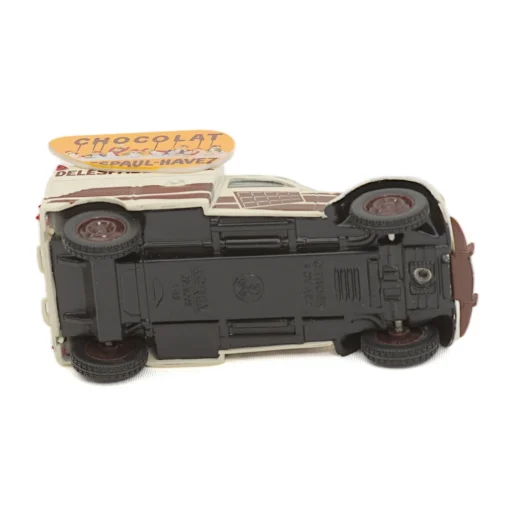 Châssis de la miniature Norev 1/43 Citroën 2CV AU avec inscriptions Made in France