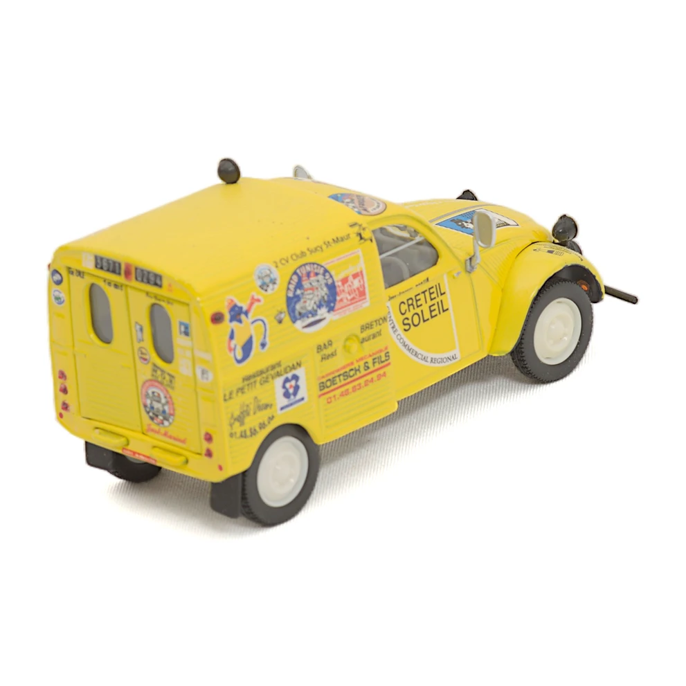 Voiture miniature Norev Citroën 2CV AZU jaune Créteil Soleil vue de trois quarts arrière