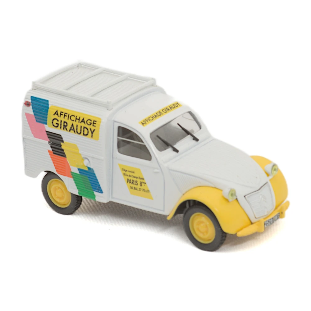 Voiture miniature Norev Citroën 2CV Fourgonnette Affichage Giraudy vue de trois quarts avant