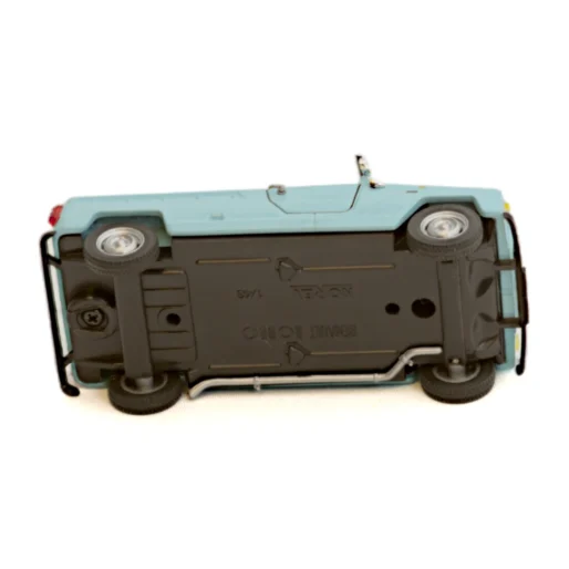 Vue du dessous du châssis de la miniature Norev Renault Rodeo 1/43