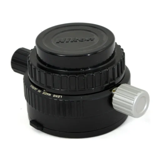 Vue arrière de l'objectif Nikon Nikkor 35mm f/2.5 avec son bouchon de protection d'origine