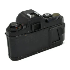 Vue arrière du boîtier Pentax Program A montrant des traces d'usure sur les bords