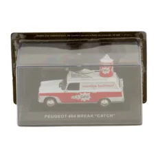 Voiture miniature Peugeot 404 Break Catch 1/43 dans sa boîte vitrine d'origine avec socle