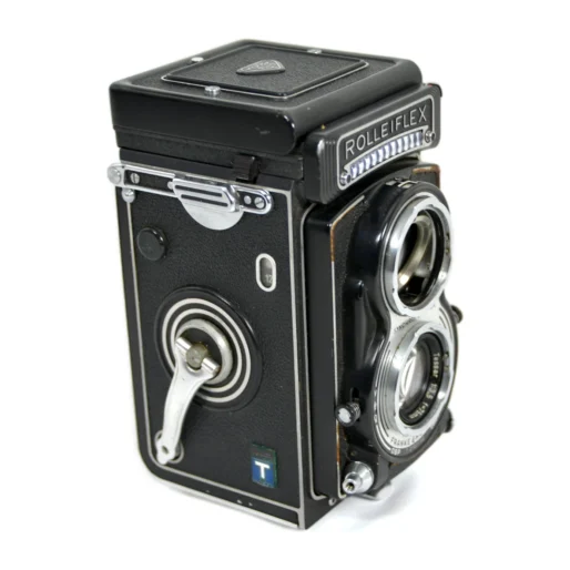 Profil de l'appareil photo Rolleiflex T montrant la manivelle d'armement