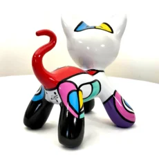 vue de trois quarts face montrant les motifs colorés