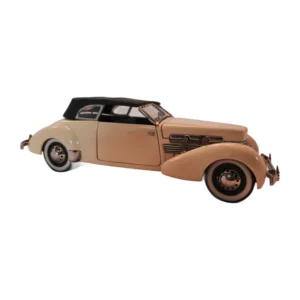Vue de profil de la voiture miniature Cord 812 crème avec capote noire