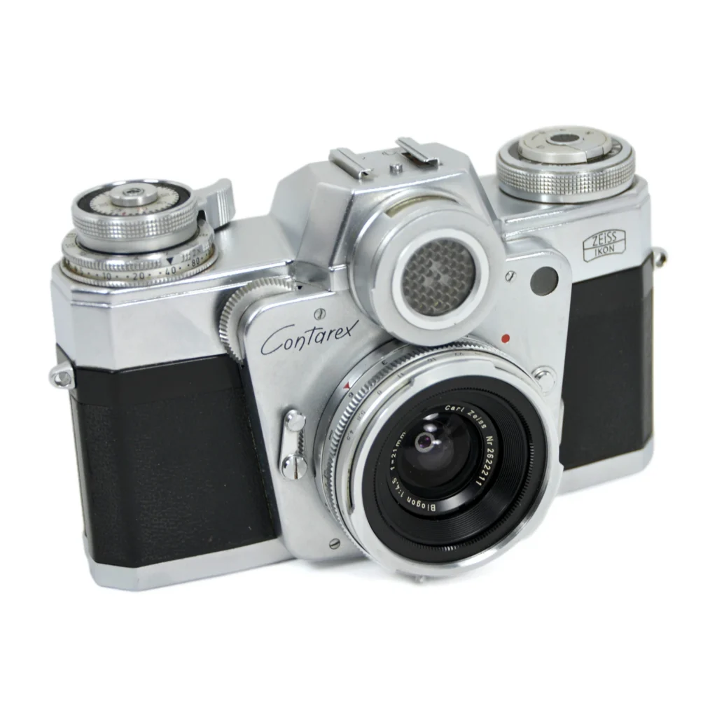 Appareil photo reflex Zeiss Ikon Contarex Bullseye avec objectif Biogon 21mm de face