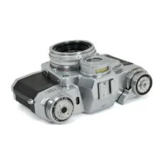 Vue de dessus du Zeiss Ikon Contarex Bullseye avec son objectif Carl Zeiss Biogon 21mm f/4.5