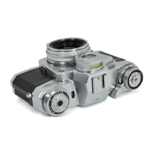Vue de dessus du Zeiss Ikon Contarex Bullseye avec son objectif Carl Zeiss Biogon 21mm f/4.5