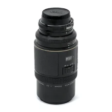 Objectif Nikon AF-Nikkor 200mm f/3.5 ED-IF de profil