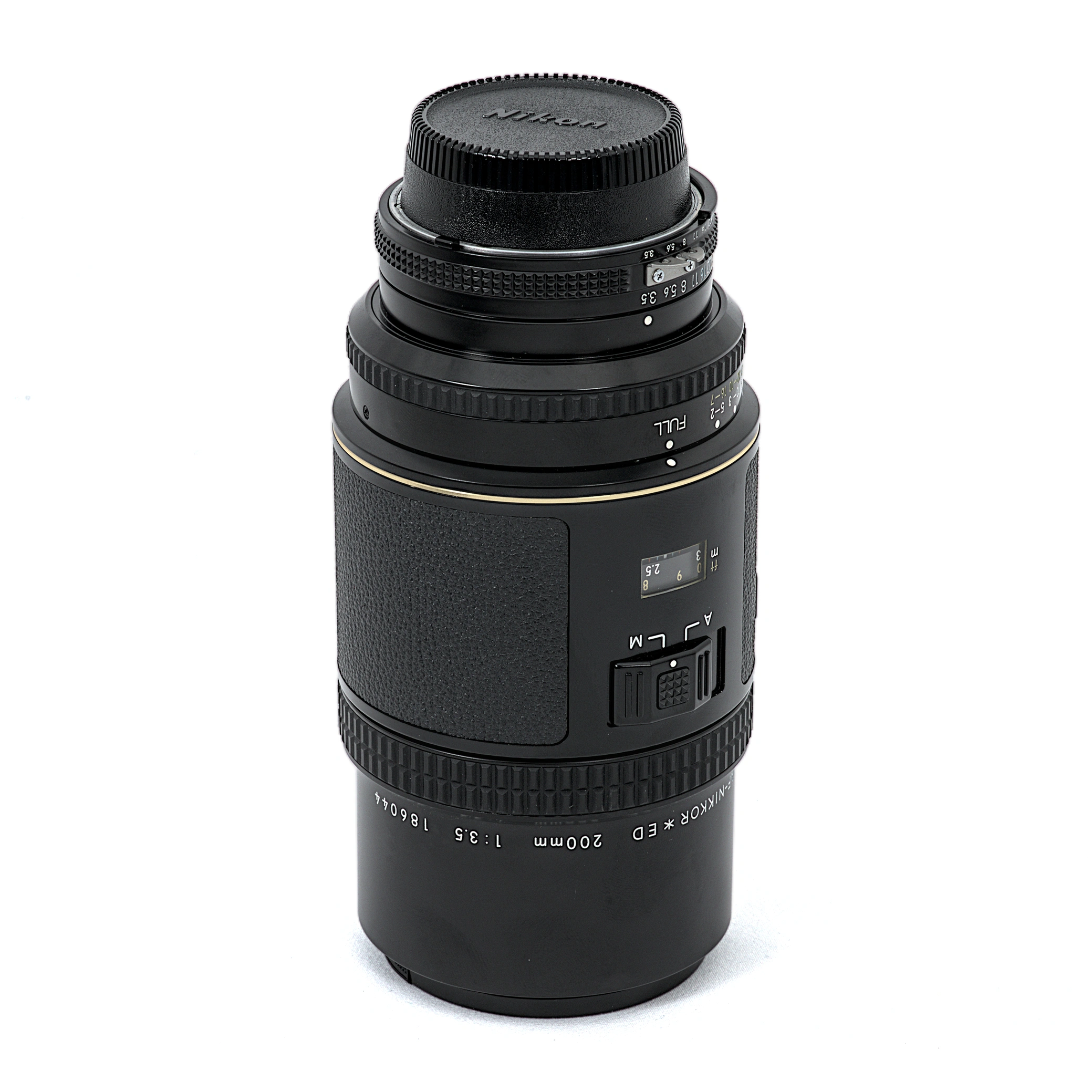 Objectif Nikon AF-Nikkor 200mm f/3.5 ED-IF de profil