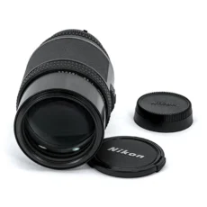 Objectif Nikon AF-Nikkor 200mm f/3.5 ED-IF de face