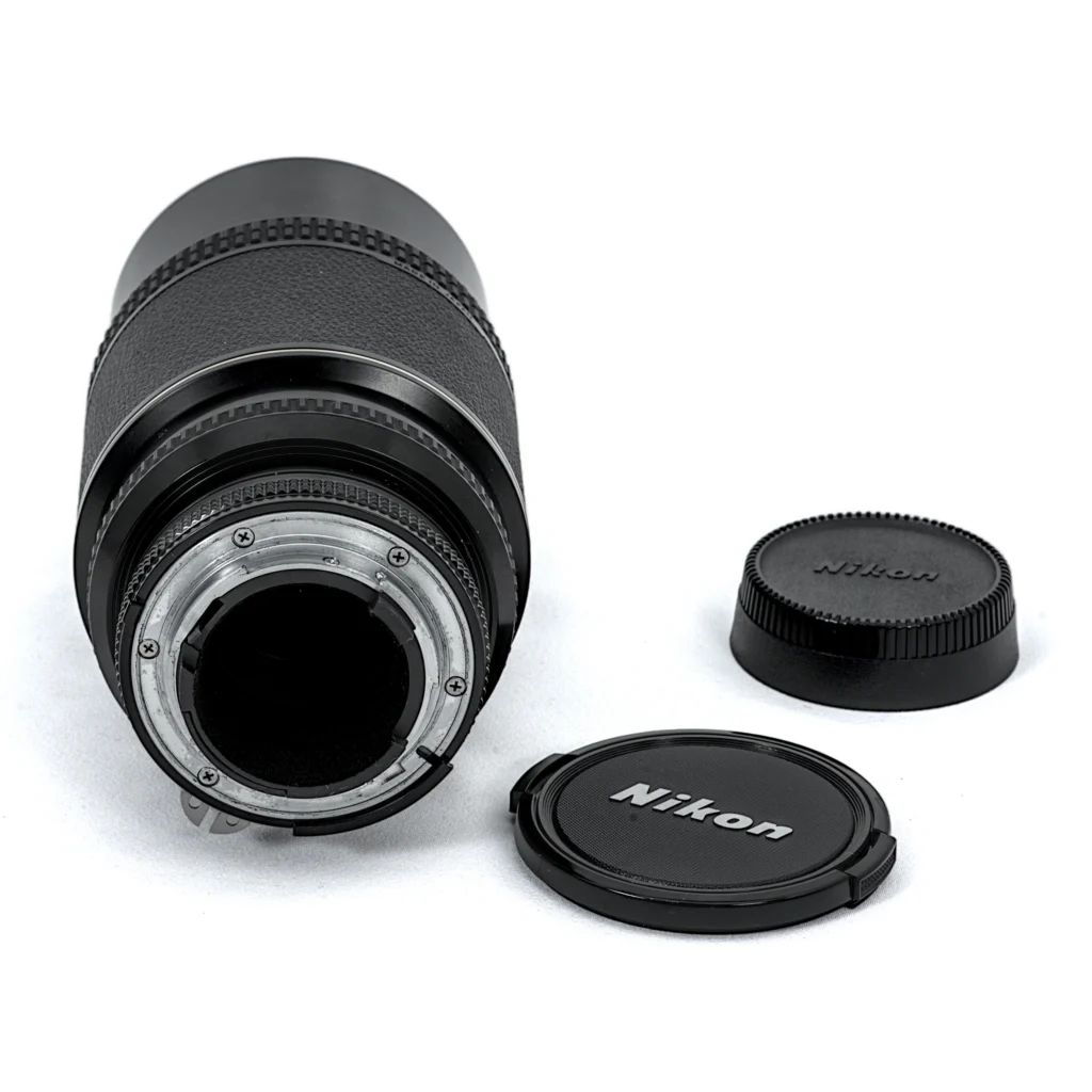 Objectif Nikon AF-Nikkor 200mm f/3.5 ED-IF vue arrière