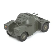 Vue arrière de l'auto-mitrailleuse Dinky Toys 814 AML Panhard verte